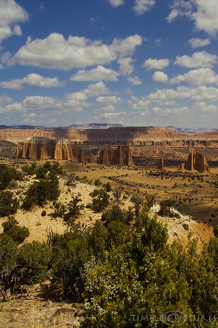 Lower-Cathedral-Valley